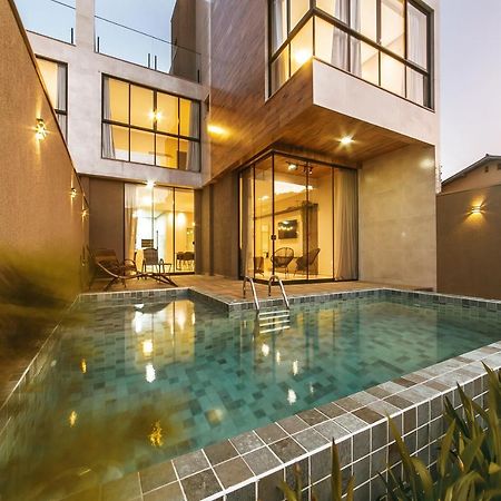 Casa Requinte, 4 Suites , Piscina II Балнеариу-Камбориу Экстерьер фото