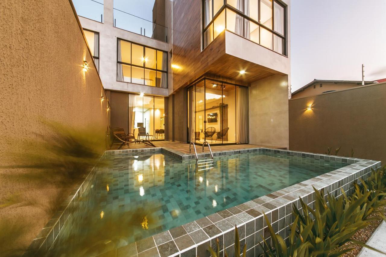 Casa Requinte, 4 Suites , Piscina II Балнеариу-Камбориу Экстерьер фото